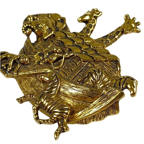 Vintage Avon’s Noah’s Ark Pin - Picture 4 of 7